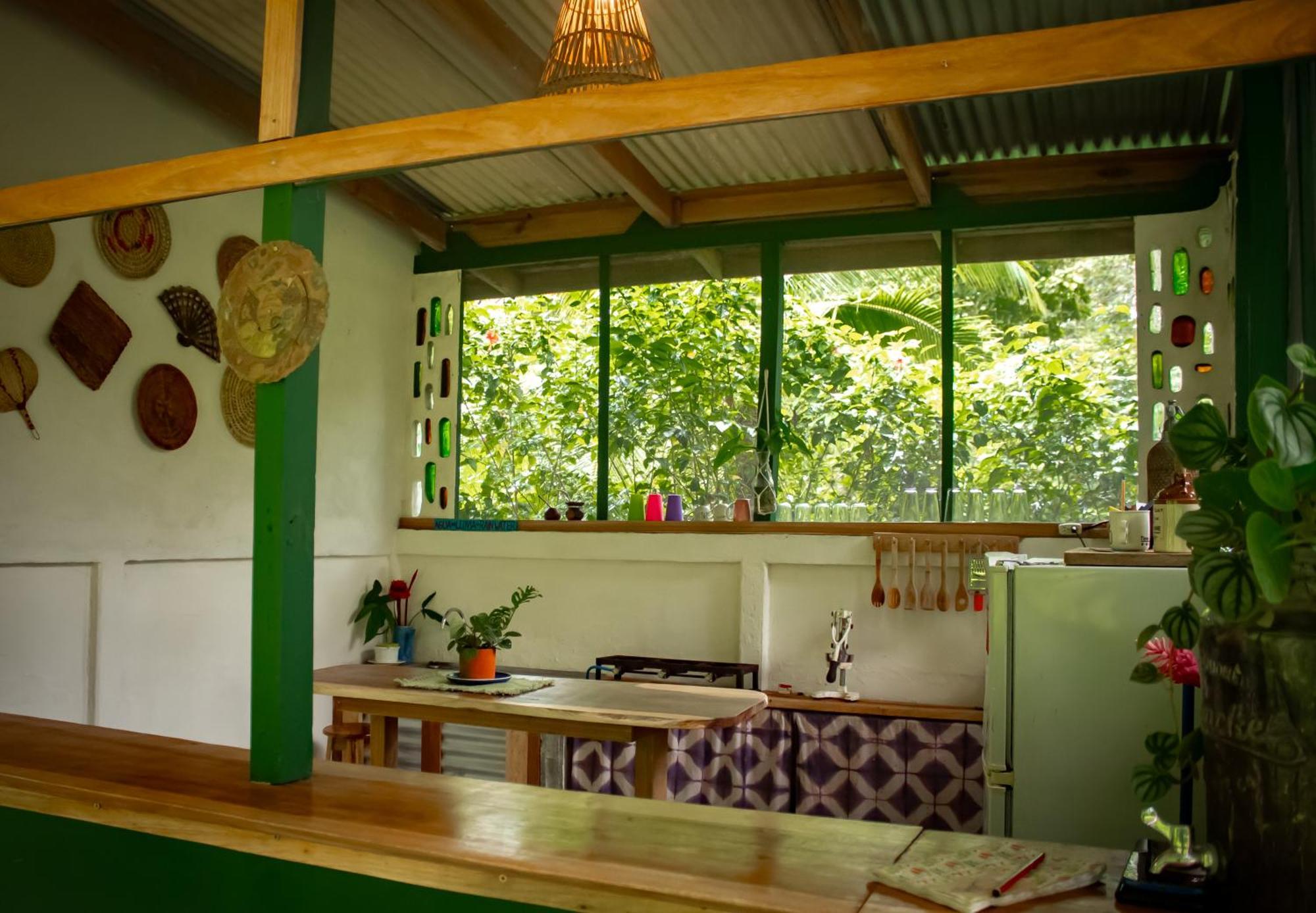 Smile Jungle Hostel Puerto Viejo de Talamanca Bagian luar foto